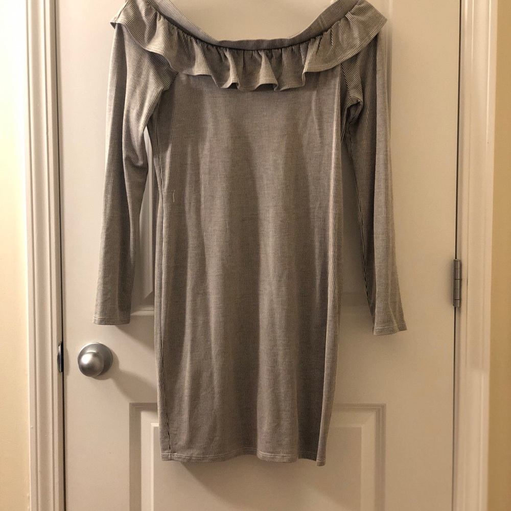 A black/white bodycon